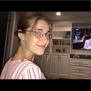 Meet your Posher, Ella